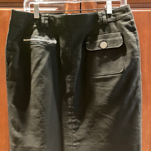 Cute skirt - Picture 2 of 2